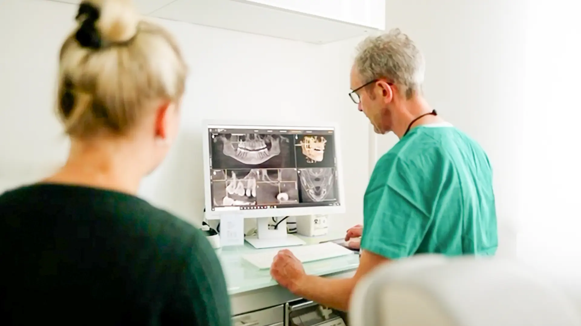Patientenberatung Diagnostik Zahnarztpraxis Dr. Adolphs Köln